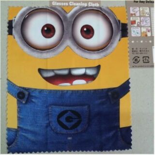 ผ้าเช็ดแว่น กระจก อัญมณี เลนส์กล่อง หน้าจอคอม มือถือ ลาย มิเนียน Minion (Despicable Me) ขนาด 5.5x6.5 นิ้ว