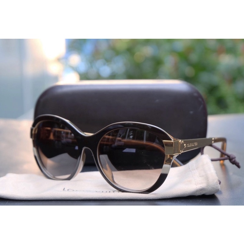 #AS7943 👜: Used LV sunglasses ขนาด 5.5 นิ้ว
