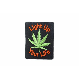 สินค้าราสต้า Patch Light Up Your Life อาร์มติดเสื้อปักลาย ใบธรรมชาติสีเขียวบนพื้นหลังสีดำ