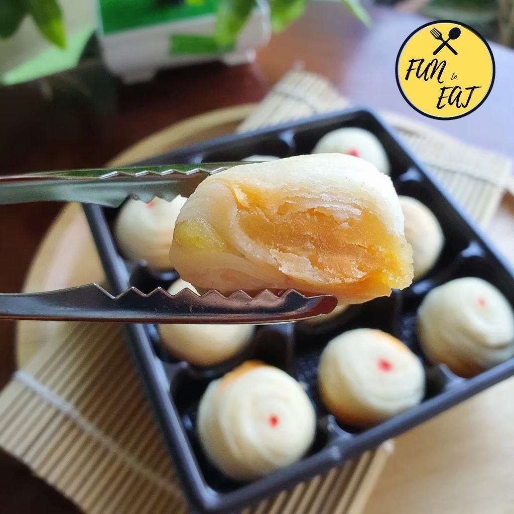 ขนมเปี๊ยะกุหลาบไส้ถั่วไข่เค็มอบควันเทียน 1 แพ็ค 9 ชิ้น - รูปที่ 2