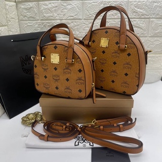 MCM Original Grade Size18cm,21cmหนังสวยมากฯค่ะ ลายสวยเนี๊ยบ โลโก้คมชัด เรียกได้ว่าเป๊ะทุกอณูตามต้นฉบับทุกประการเลยค่ะ