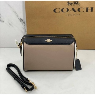 COACH BENNETT CROSSBODY IN SIGNATURE Leather