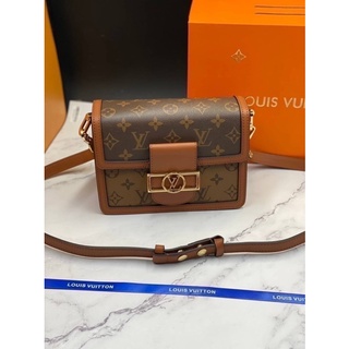 LV Louisvuitton Hiend กระเป๋าแบรนด์เนม หลุยส์ size 20cm.