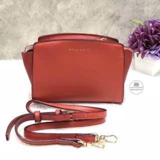 CHARLES &amp; KEITH BAG (outlet) สีส้มอิฐ ด้านข้างเป็นหนังกำมะหยี่