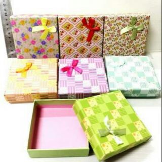 📣📣กล่องของขวัญ  ใส่อะไรก็เริ่ด  ราคากล่องละ 25-