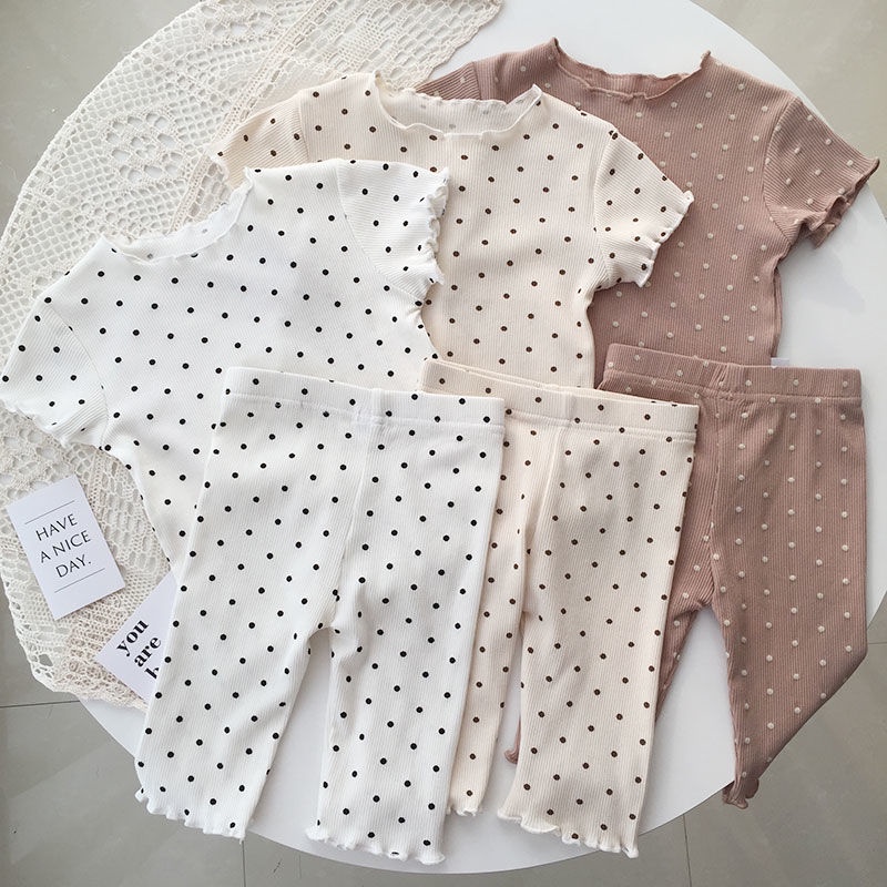 พร้อมส่ง ชุดเซ็ทเด็กผู้หญิง ชุดนอนเด็กทารก เด็กผู้หญิง กางเกงสามส่วนลายจุดผ้าร่องนุ่มเด้งลื่น แฟชั่นฤดูร้อน สําหรับเด็กผู้หญิง อายุ 1-6 ปี