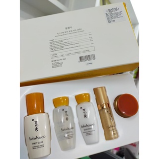 Set 5 ชิ้น Sulwhasoo Signature Beauty Routine Kit 5 Items ดูแลผิว ผสานคุณค่าสมุนไพรเกาหลี ช่วยลดเลือนริ้วรอย หมด06/2024