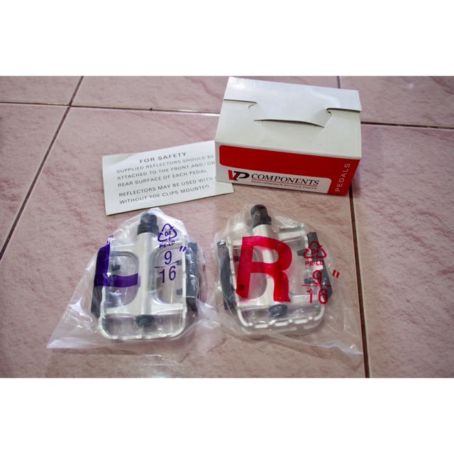 บันไดจักรยาน ยี่ห้อVP-196 Silver 9/16