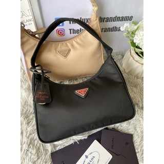 Prada nylon Hobo Re-edition 2000 สีดำ Nero  ปี 20