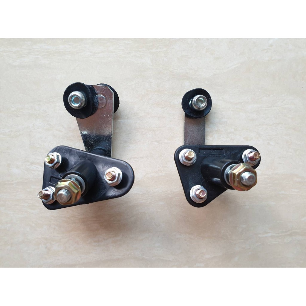 ตุ๊กตาขาปัดน้ำฝน MITSUBISHI STRADA,2500,2008,4M40 ข้างLH/RH ราคาคู่ละ 450 บาท