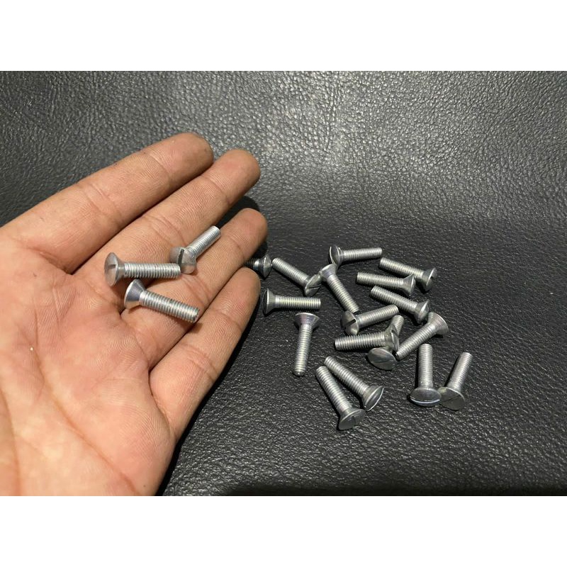 สลักเกลียวและสลักเกลียวสําหรับมาตรวัดความเร็ว vespa vbb รายละเอียดเดิมก็สั้นขึ้น