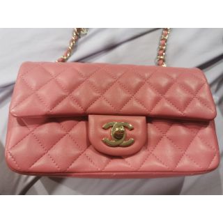 Chanel 8" valentine limited edition used like new