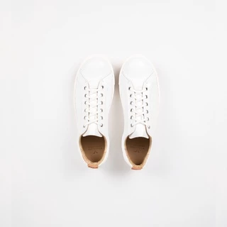 Moonlife Life sneaker - White รองเท้าหนังวัวปั่นนิ่ม