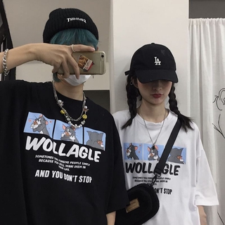 【hot sale】แขนสั้น เสื้อยืดคอกลม สไตล์เกาหลีแฟชั่น เสื้อยืดคู่ ผู้ชายผู้หญิงใส่ได้ ไม่ร้อน สีดำ สีขาว m l xl xxl xxxl/800