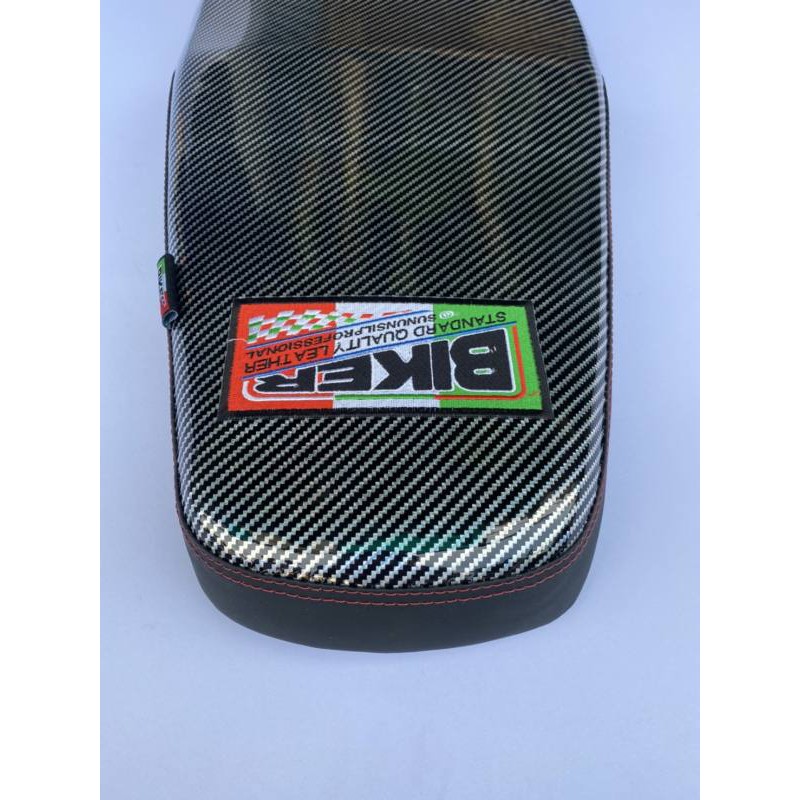 [โค้ดAKER381ลดซ้ำ15%]เบาะมอเตอร์ไซค์ ดรีม SUPERCUP (ดรีมซุปเปอร์คัพ)สีเงินปัก BIKER - รูปที่ 2