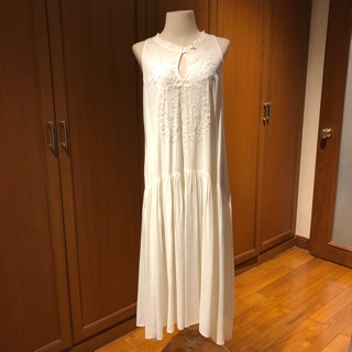 Misty Mynx maxi dress new with tag ไซส์ S ปักเลื่อมลูกปัด งามมาก