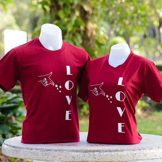 (ราคาต่อตัว) เสื้อคู่ ลาย LOVE ผ้าคอตตอน นิ่ม ใส่สบาย