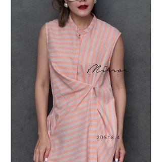 WaY STRiPe DReSS•• เดรสเชิ้ตคอจีนแขนกุด กระดุมผ่ากลางลำตัว เพิ่ม Details ด้วยกระดุมตรงช่วงเอวไขว้ติดด้านซ้าย