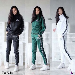 Set sport wear  ชนช๊อปเลยจ้า เสื้อแจ็คเก็ตตีแถบที่แขน