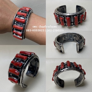 กำไลหินปะการัง Vintage Navajo Sterling Silver Native American Bracelet Cuff Natural Red Coral