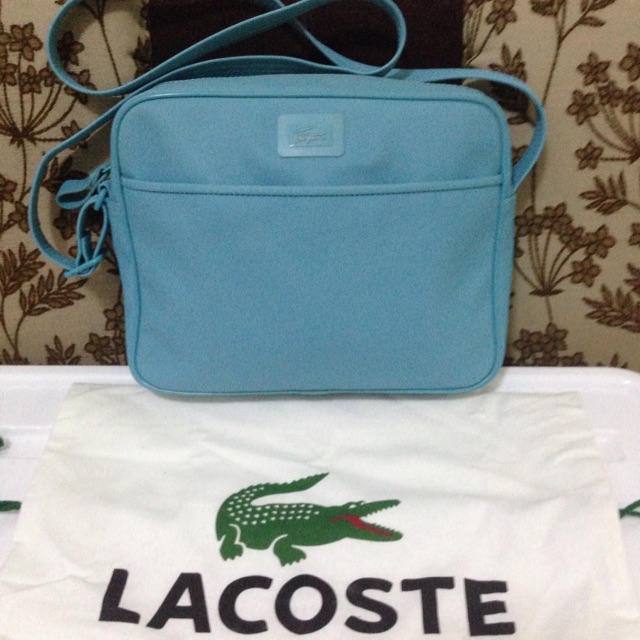 กระเป๋า Lacoste