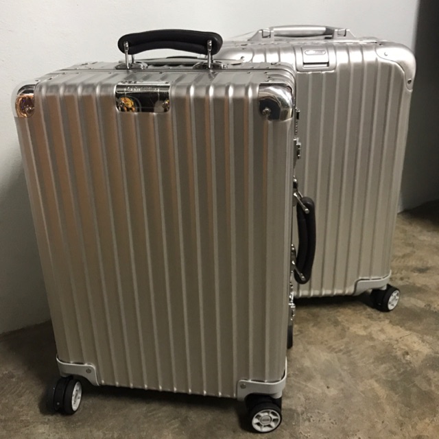 rimowa classic flight carry on