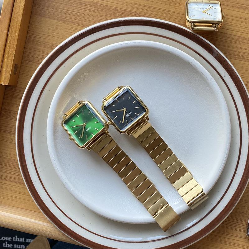 นาฬิกาข้อมือ สายไม้ไผ่ หน้าปัดสี่เหลี่ยม ขนาดใหญ่ สีทอง แบบเรียบง่าย สไตล์เรโทร แฟชั่นคู่รัก สําหรับผู้ชาย และผู้หญิง - รูปที่ 2