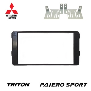 หน้ากาก PAJERO TRITON หน้ากากวิทยุติดรถยนต์ 7" นิ้ว 2 DIN MITSUBISHI มิตซูบิชิ ปาเจโร่ ไทรทัน ปี 2015-2018 สีดำเงา