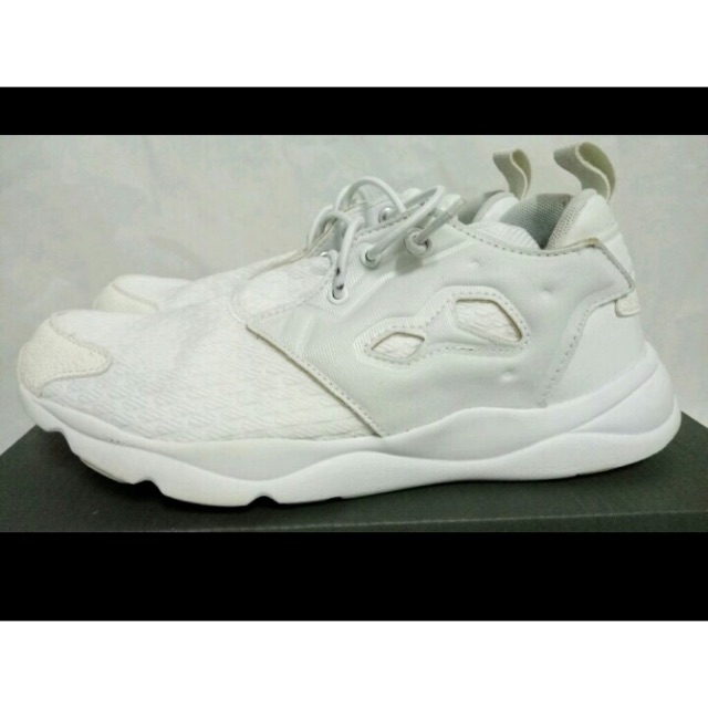 รองเท้า Reebok