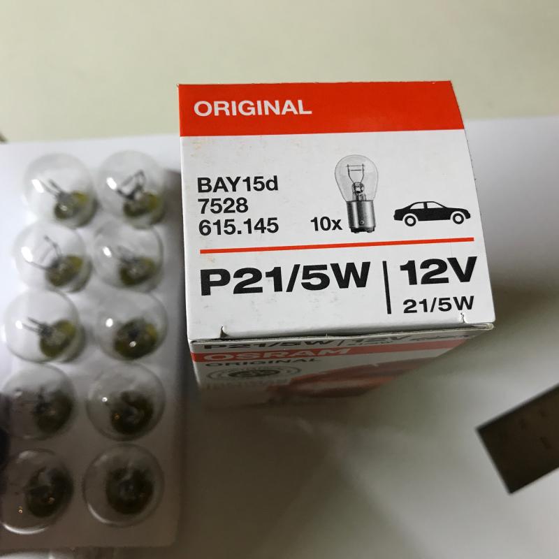 **ยกกล่อง** หลอดไฟรถยนต์ osram แท้ T20 แบบเขี้ยว 2 ไส้ P21/5w 12V 21w จำนวน 10 หลอด (1 กล่อง)