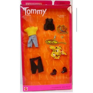 Barbie TOMMY Lil Sheriff Fashion Avenue Clothes - Kelly &amp; Tommy Styles (2001) **เสื้อสีเหลืองมีรอยคราบเหลือง แพคชำรุด**