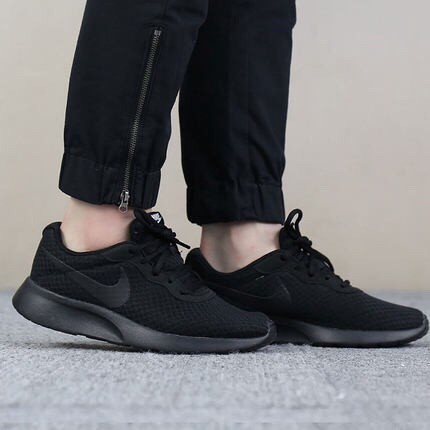 nike roshe run women black