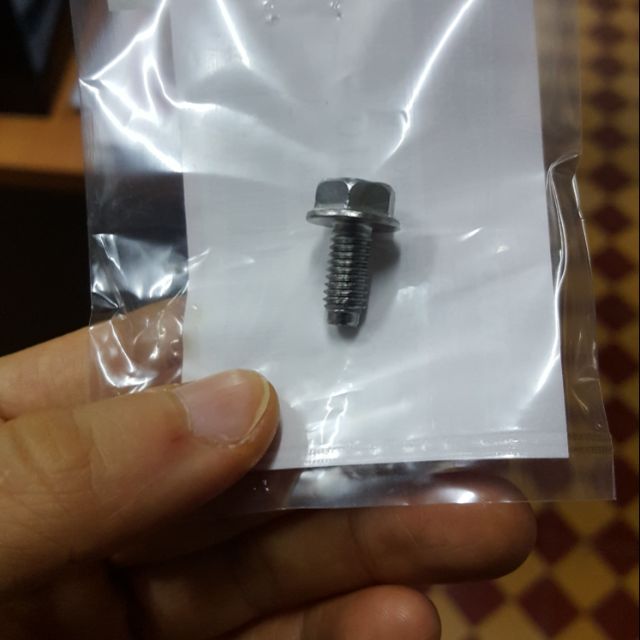 น๊อตผูกฝากระโปรง น๊อตผูกชุดสตาร์ท Honda GX ทุกรุ่น