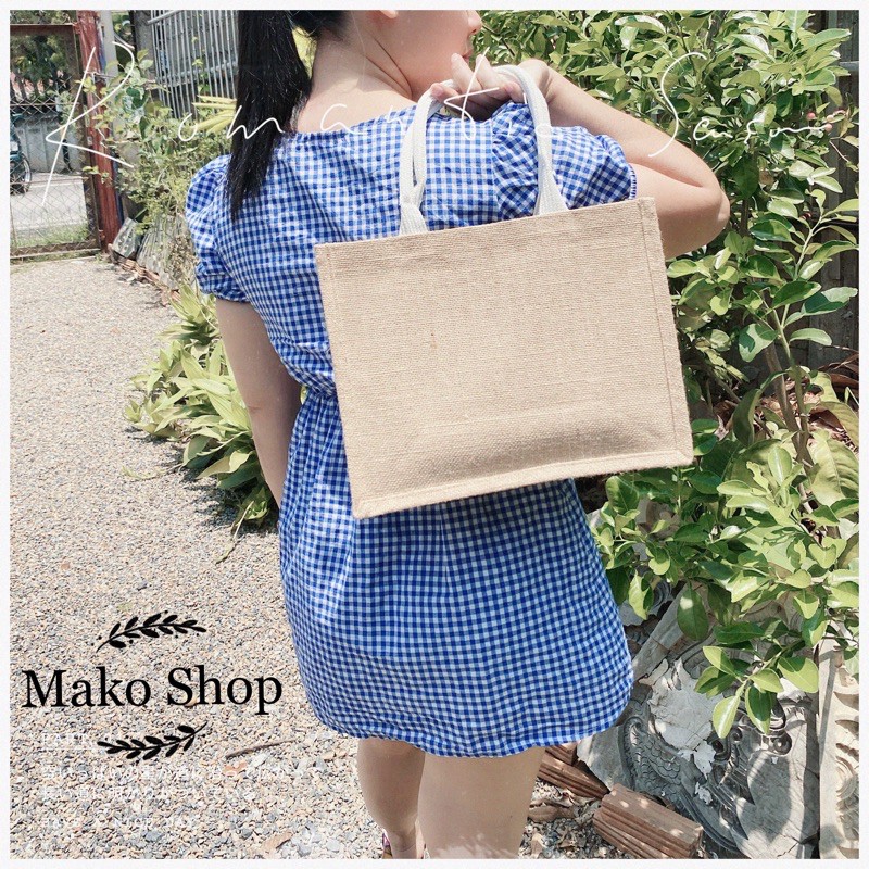 กระเป๋าผ้ากระสอบเคลือบ กันน้ำ100%  ราคาถูกที่สุด ส่งไวที่สุด กว้าง 31 cm ยาว สูง 25 cm ความสูงพร้อมสาย 41 cm หนา 15 cm