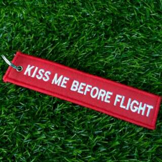 พวงกุญแจแฟชั่น KISS ME BEFORE FLIGHT Aircrew