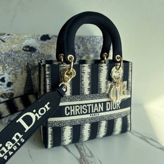 กระเป๋าสะพาย HRISTIAN DIOR D-LITE  💛 งาน Vip