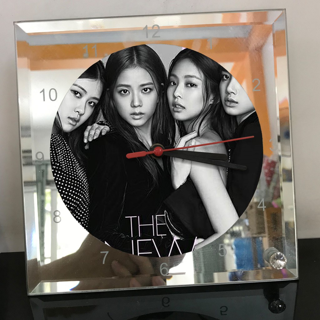 นาฬิกาตั้งโต๊ะภาพ BlackPink Music Group - พิมพ์ภาพบนนาฬิกาขอขึ้น - Sky9