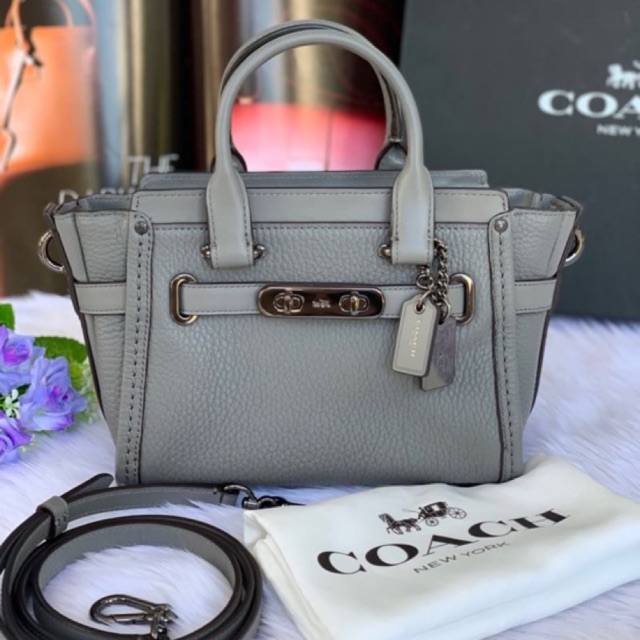 (ผ่อน0%) กระเป๋า สะพายข้าง หนังแท้ งานshop สีเทา COACH Pebble Leather Mini Swagger 20 Crossbody Hand