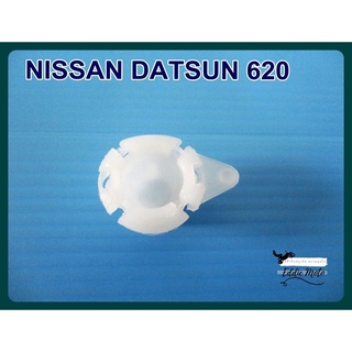 NISSAN DATSUN 620 BIG WIPER BUSHING  // บูชปัดน้ำฝน แบบใหญ่ 1 ชิ้น พลาสติก สีขาว