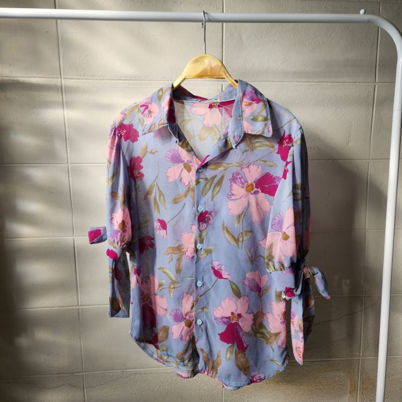 sugario เสื้อเชิ้ตแขนสั้น ผ้าชีฟองลายดอก