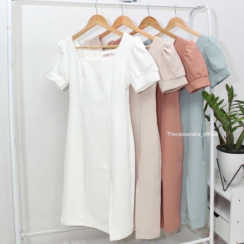 Chloe dress เดรสยาว ผ้าเปเป้ มี6สีให้เลือกนะคะ ผ่าด้านหน้า ใส่ออกงาน ใส่ไปเที่ยว ปังมาก