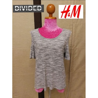 DIVIDED H&amp;M Brand_2nd hand เสื้อยืดแขนสั้นผ้าเรยอน85%โพลีเอสเตอร์12%(Erastan)3% แท้มือสองกระสอบนำเข้า​ Made in Turkey 🇹🇷