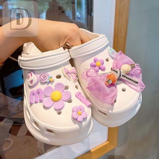 🔥จิ๊บบิทตัวติดรองเท้ามีรู รูปแบบการ์ตูน ตัวติดรองเท้า crocs DIY ตุ๊กตาติดรองเท้า  ตกแต่งสวยงาม สไตล์น่ารัก