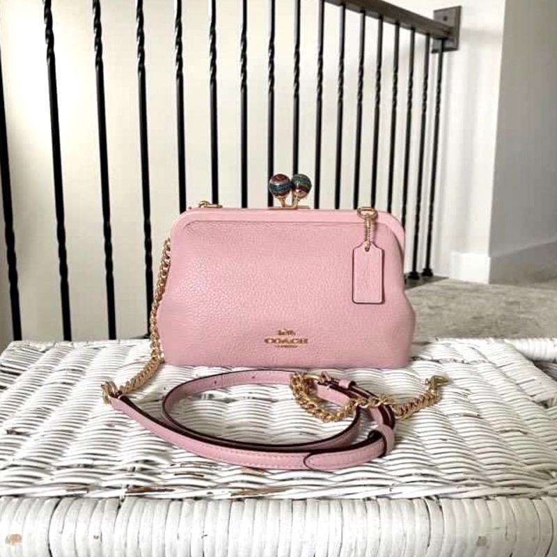 NORA KISSLOCK CROSSBODY แท้ 💯(COACH C1451)  8 1/2" (L) x 5 1/2" (H) x 3" (W)