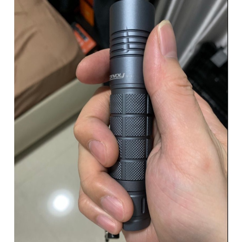 ไฟฉาย Convoy S15 ดั้งเดิม SST20 LED สำหรับขี่กลางแจ้งและแคมป์ปิ้ง ขนาดเล็ก ส่องไกล - รูปที่ 5