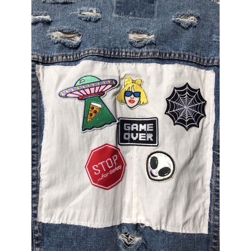 Jacket Jeans คูลๆ ซื้อมามือ1ใส่ไม่กี่ครั้ง จะใส่กับเสื้อยืดหรือคอเต่าเท่ห์ๆได้เลย