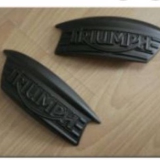 LLOGO Triumph ติดถังน้ำมันไทรอั้มพ์ ทำสี : ดำด้าน
