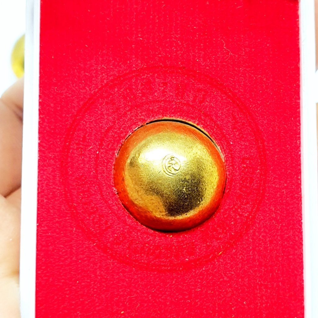 ปรอทกินทอง หลวงปู่ดู่ พรหมปัญโญ วัดสะแก พร้อมกล่องเดิมจากวัด จะมีลักษณะกลมตอกโค๊ตทุกองค์ เสริมโชคลาภเงินทองป้องกันโรค - รูปที่ 2
