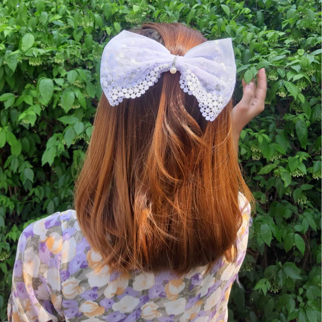 โบติดผมผ้าลูกไม้สีขาว