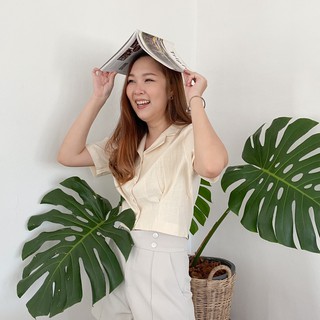 tiny0021 Jinny Top เสื้อครอปคอปกสีครีม น่ารักมากๆ